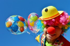 Kind als Clown verkleidet Kind als Clown verkleidet