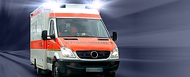 Hilfeleistende Rettungswagen im Einsatz